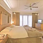 Aldemar Olympian Village فندق أولمبيا